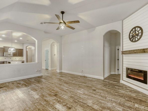 1813 Chimney DR, Leander TX 78641