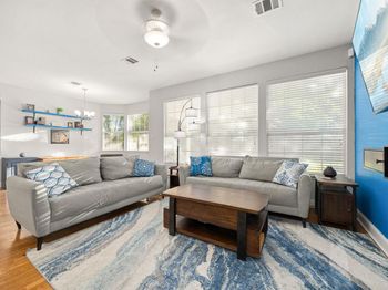 1515 Natural Bridge LN