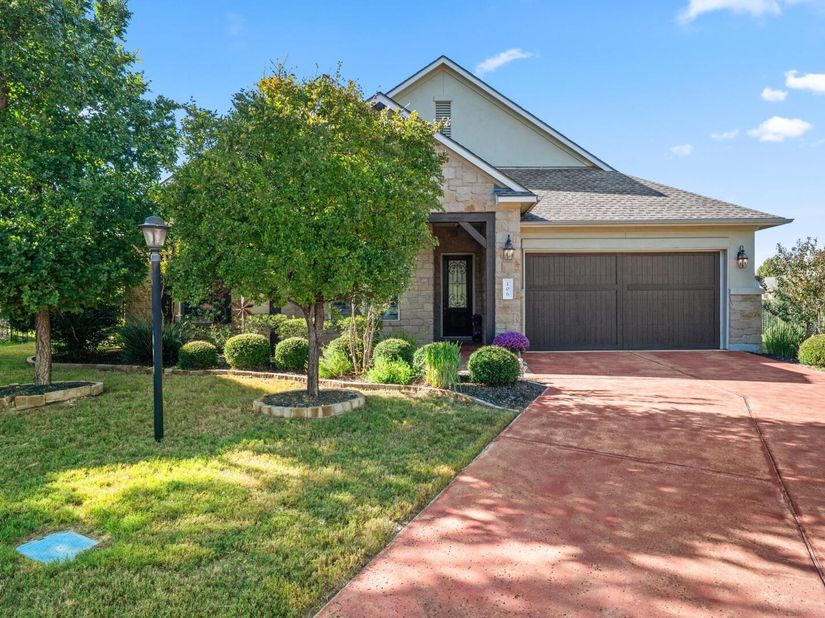 106 Edinburgh Isle CT, Lakeway TX 78738