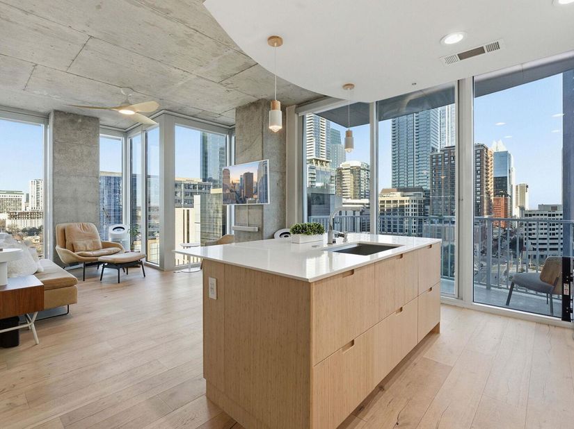 360 Nueces ST 1217, Austin TX 78701