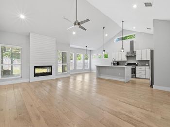 4207 Alexandria DR