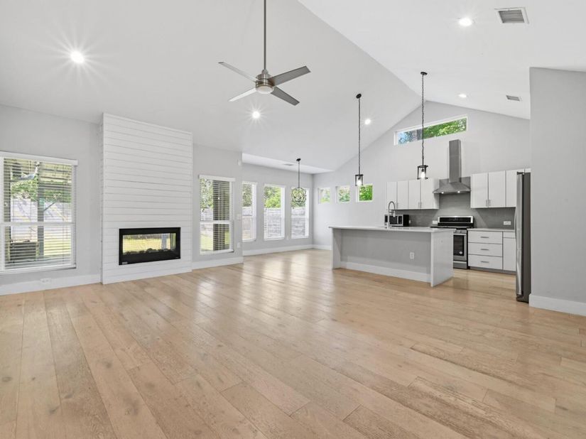 4207 Alexandria DR, Austin TX 78749