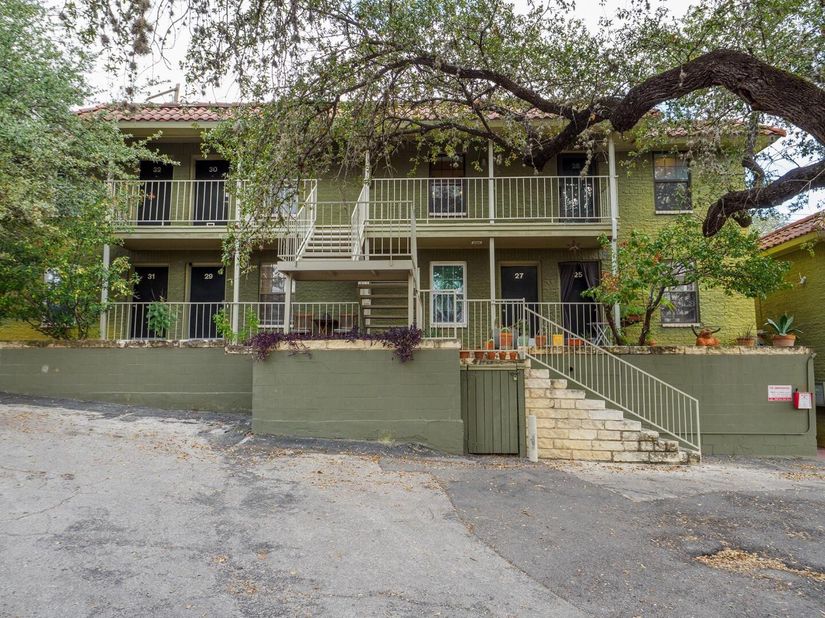 2302 East Side DR 28, Austin TX 78704