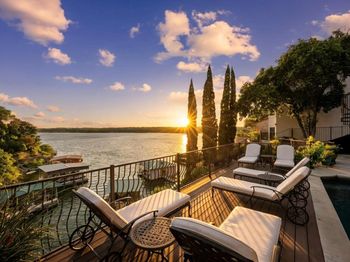 107 Edgewater CV