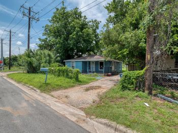 6409 Del Monte RD