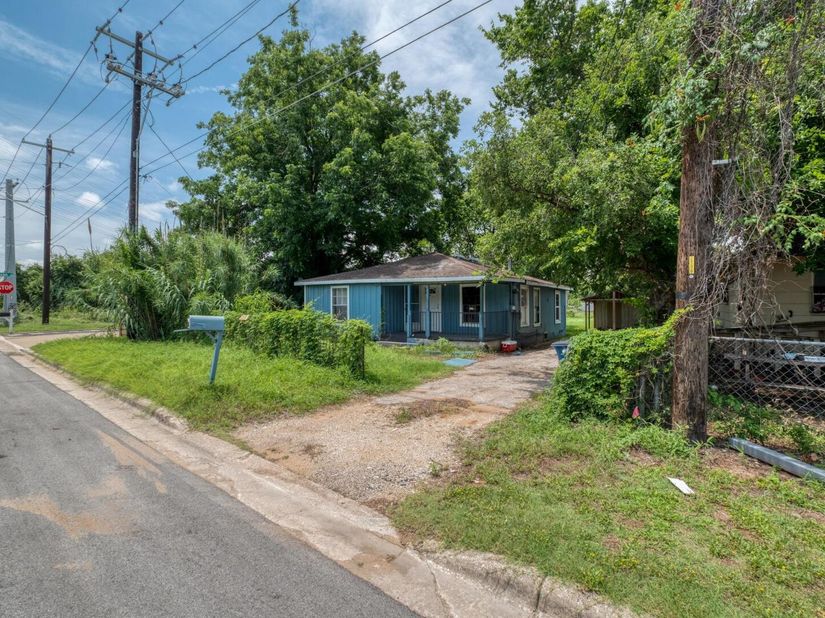 6409 Del Monte RD, Austin TX 78741