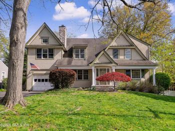 34 MacArthur Drive