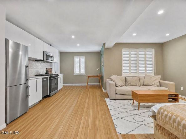 52 Lafayette Place 1F, Greenwich CT 06830