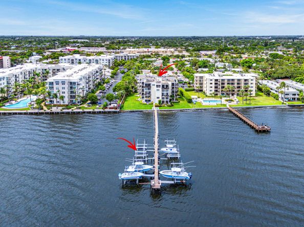 1206 S Lake Drive 203, Lantana FL 33462