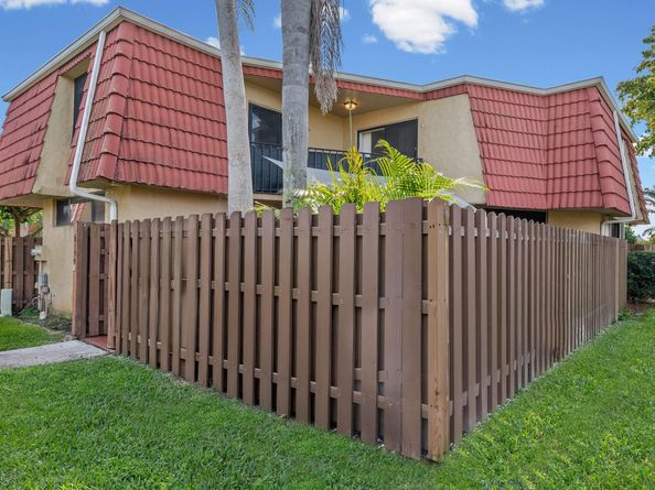 8194 Thames Boulevard B, Boca Raton FL 33433