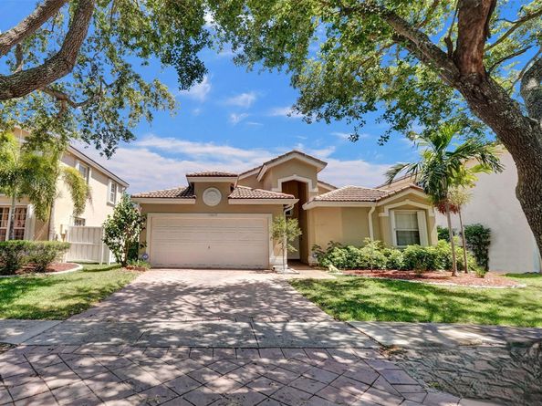 13829 NW 22nd St, Sunrise FL 33323