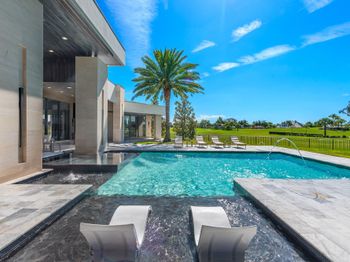 4041 Country Club Ln