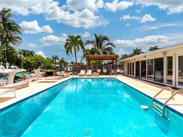 1704 SW 4th Ct, Fort Lauderdale FL 33312