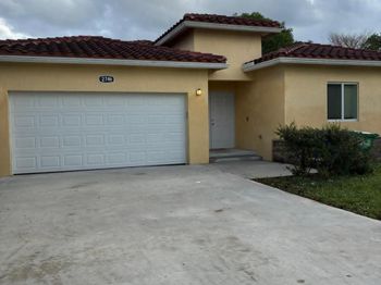2746 NW 13  Ct