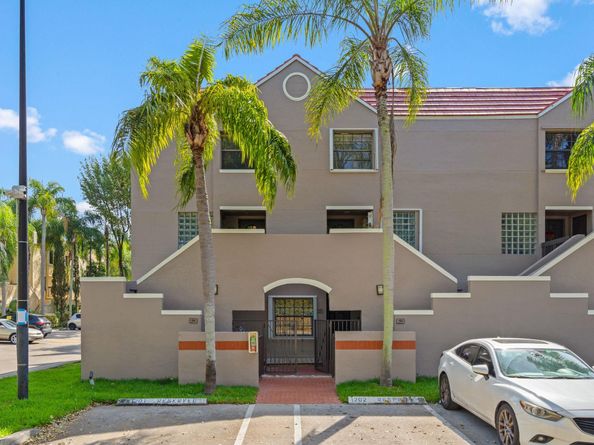 13022 SW 88 Terrace North 201, Miami FL 33186