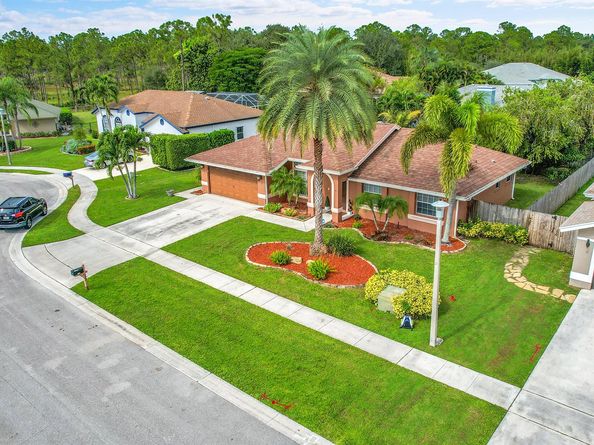 112 Laurel Way, Royal Palm Beach FL 33411