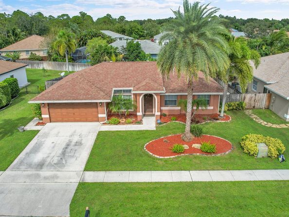 112 Laurel Way, Royal Palm Beach FL 33411