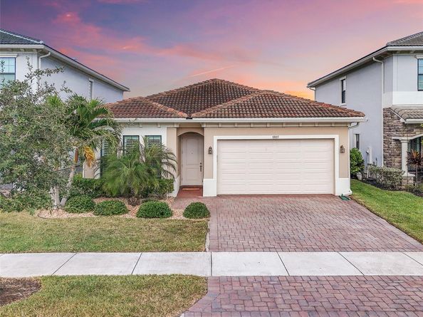 8805 NW 37th Dr, Coral Springs FL 33065