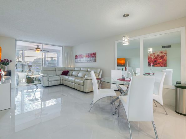 9380 Sunrise Lakes Blvd 207, Sunrise FL 33322