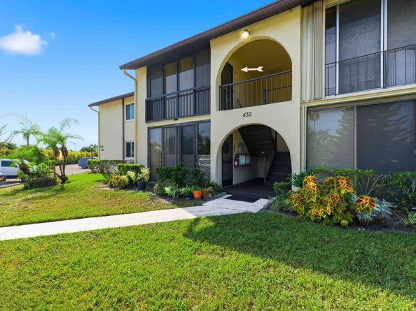 3531 Tall Pine Way A2, Greenacres FL 33463