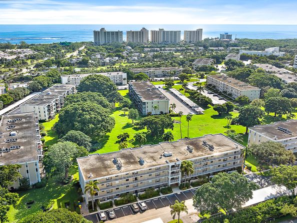 300 N Highway A1a 303g, Jupiter FL 33477