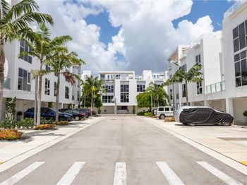 455 NE 39th Street
