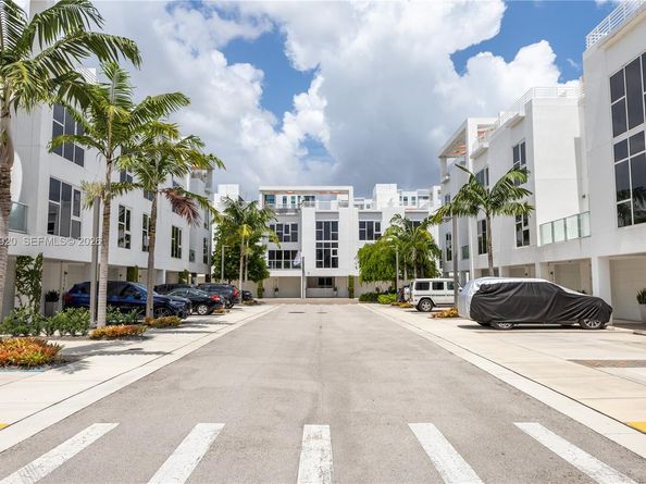 455 NE 39th Street 109, Miami FL 33137