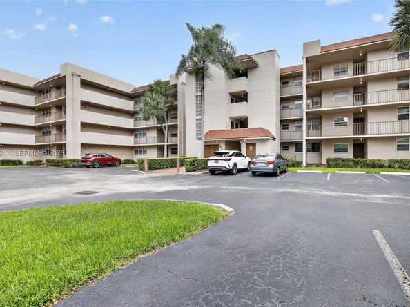 1911 Sabal Palm Drive 202, Davie FL 33324