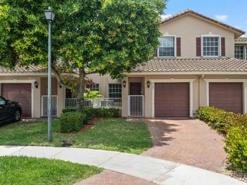 3505 Lakeside Drive