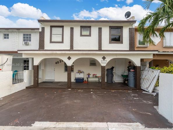 4522 NW 194th Street, Miami Gardens FL 33055