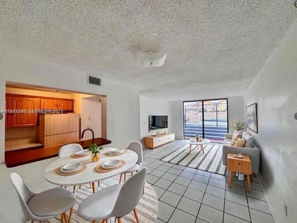 9678 Fontainebleau Boulevard 111, Miami FL 33172