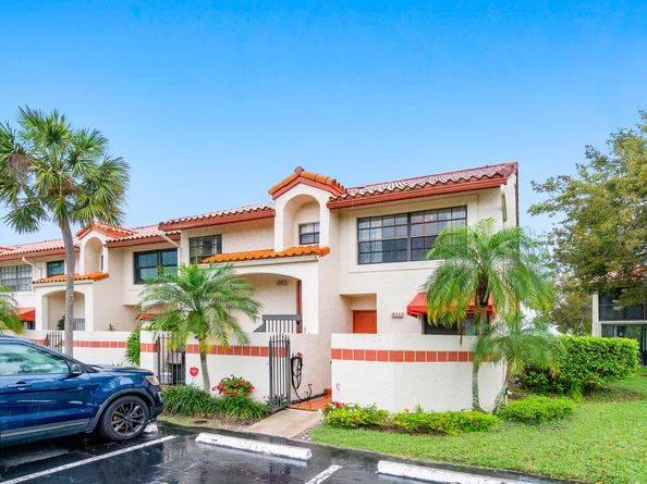 312 Liberty Court, Deerfield Beach FL 33442