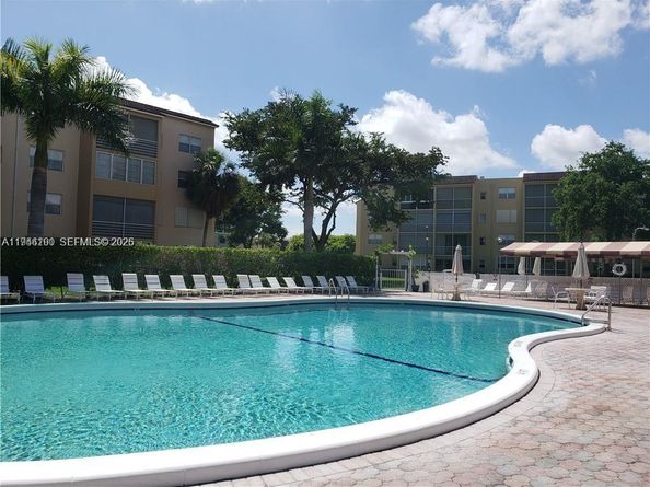 2821 Somerset Drive 400, Lauderdale Lakes FL 33311