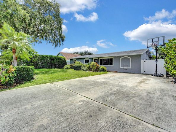 1260 SW 17th Street, Boca Raton FL 33486