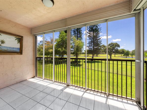 3150 W Rolling Hills Cir 210, Davie FL 33328