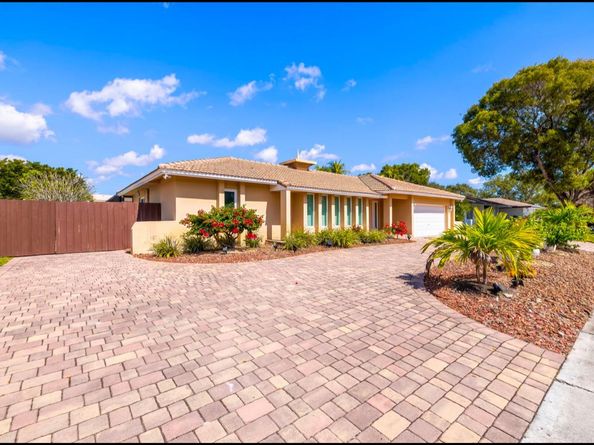 5921 SW 17th Ct, Plantation FL 33317