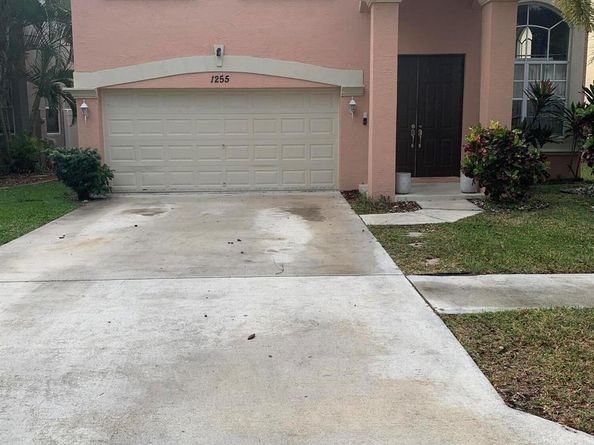 1255 Oakwater Drive, Royal Palm Beach FL 33411