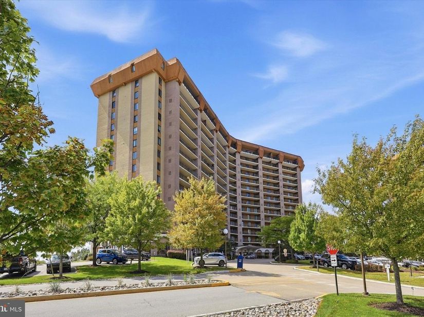10918 Valley Forge Circle 918, King Of Prussia PA 19406