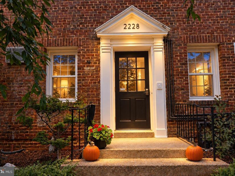 2228 40TH Street NW 2, Washington DC 20007