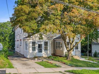 622 Seneca Avenue