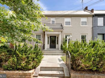 4005 7TH Street NE