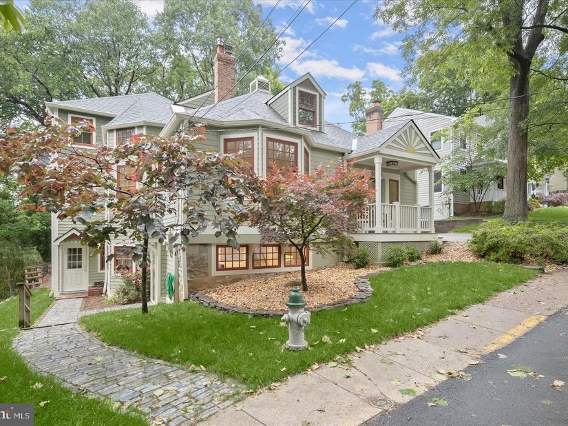 6004 Princeton Avenue, Glen Echo MD 20812