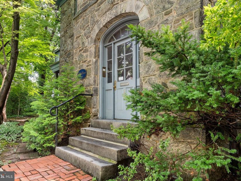 20 E Penn Street 1, Philadelphia PA 19144