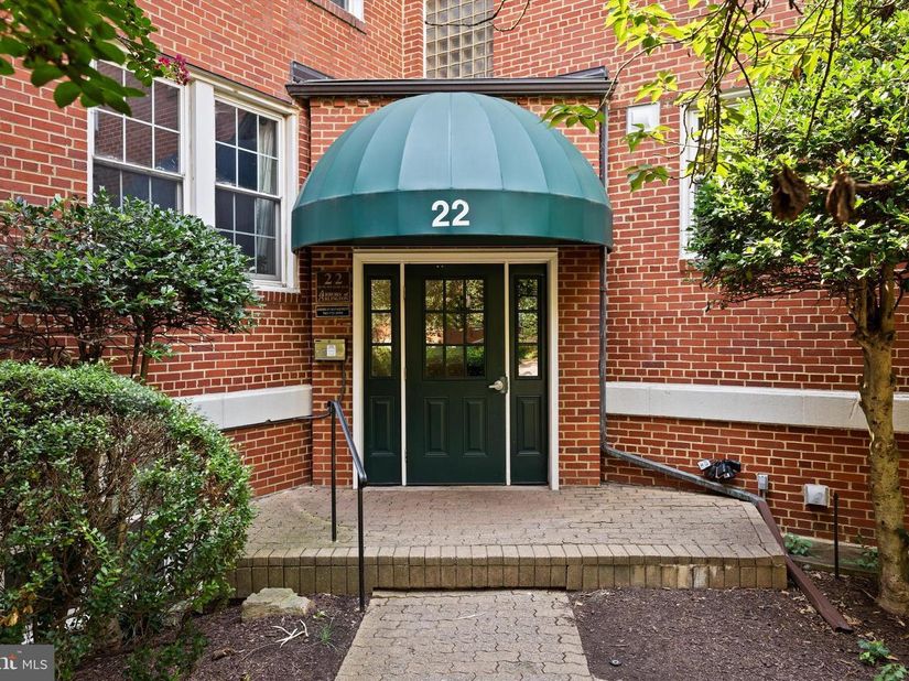 22 S Old Glebe Road 301D, Arlington VA 22204