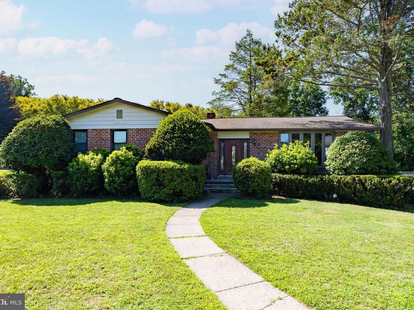975 Spring View Drive, Southampton PA 18966