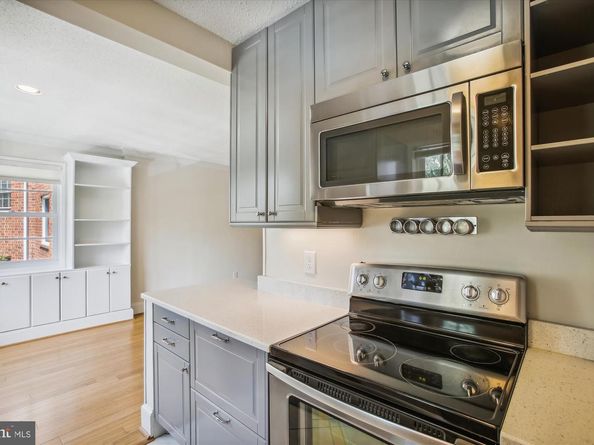 1734 W Abingdon Drive 201, Alexandria VA 22314