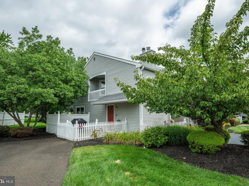 630 Rose Hollow Drive, Yardley PA 19067