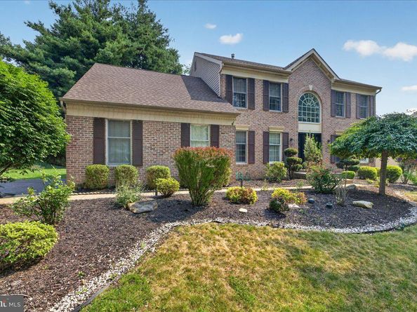 124 Mountain Oaks Road, Yardley PA 19067