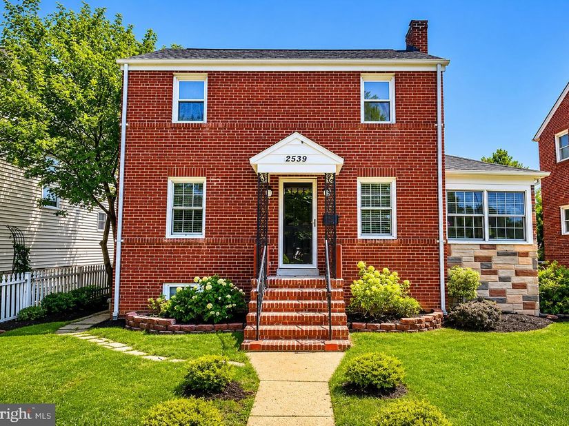 2539 Washington Boulevard, Arlington VA 22201