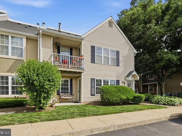 313 Society Place Place, Newtown PA 18940